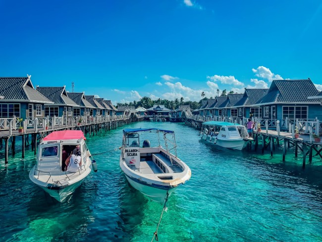 Billabong Scuba Chalets in Mabul island